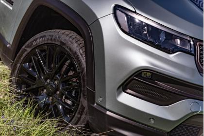 Jeep Compass e-Hybrid vs KIA Niro Hybrid vs Renault Arkana E-Tech